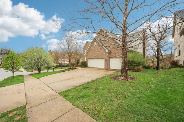 1967 N Meryls TER, Palatine, IL 60074