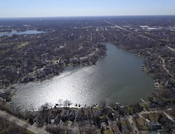 24301 Forest DR N, Lake Zurich, IL 60047