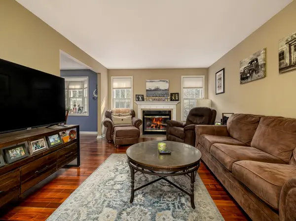 1000 Devonshire AVE, Naperville, IL 60540