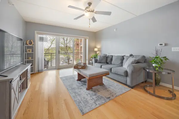 225 Main ST #216, Roselle, IL 60172