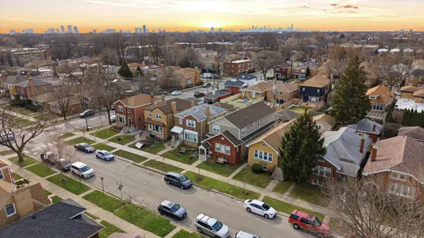 2815 W Fitch AVE, Chicago, IL 60645