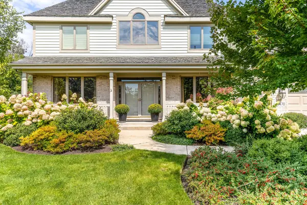 31470 N Reigate LN, Libertyville, IL 60048