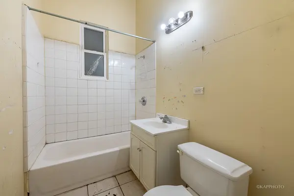 2407 S Albany AVE, Chicago, IL 60623