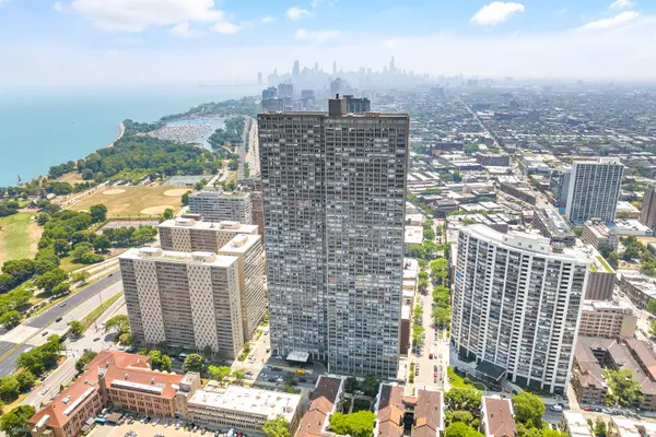 655 W Irving Park RD #3708, Chicago, IL 60613