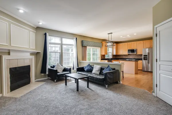 2889 Peachtree CIR, Aurora, IL 60502