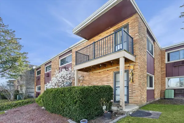 1320A Lore LN #122, Lombard, IL 60148