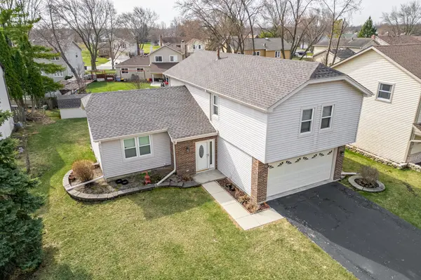 1300 Big Horn TRL, Carol Stream, IL 60188