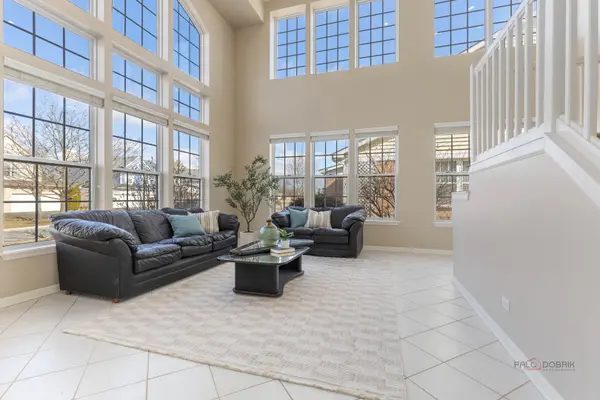 371 Sycamore ST, Vernon Hills, IL 60061