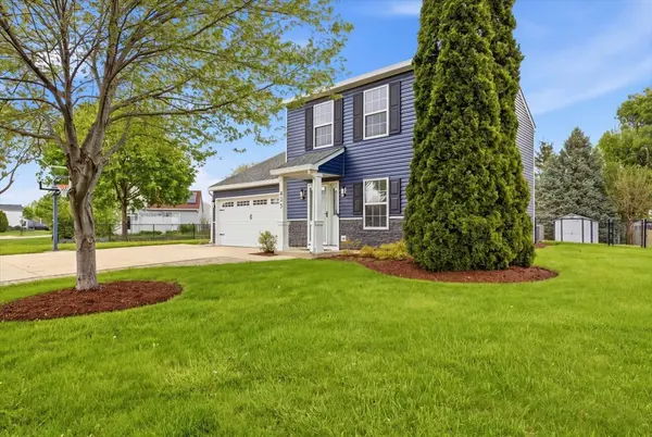 625 Fairview LN, South Elgin, IL 60177