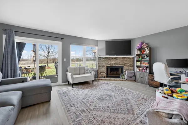 842 N Tamarac BLVD, Addison, IL 60101
