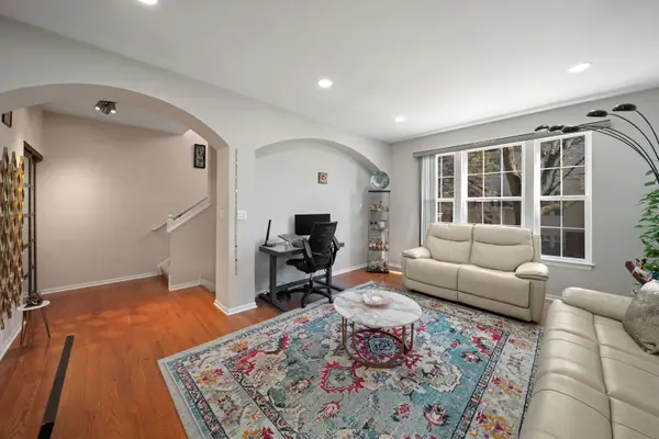1142 Georgetown WAY, Vernon Hills, IL 60061