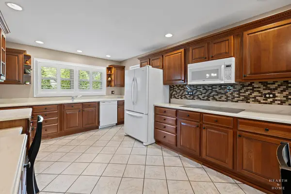 1714 PARK DR, Schaumburg, IL 60194