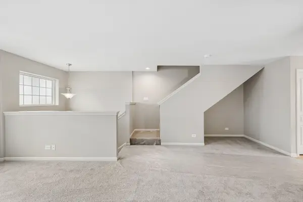 1104 Piccolo LN, Volo, IL 60073