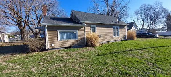 109 N Blayney ST, Alexis, IL 61412