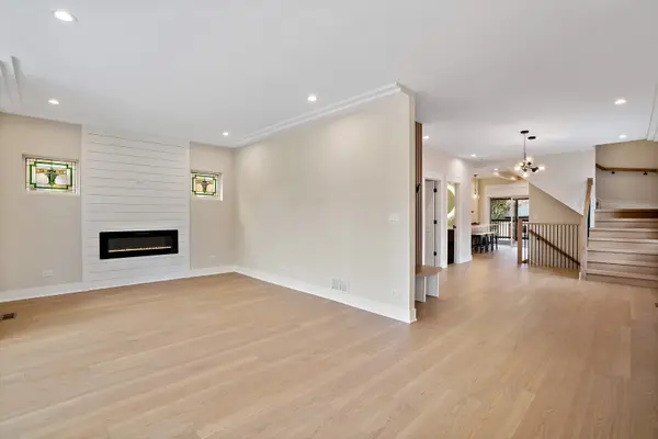 5700 W Grace ST, Chicago, IL 60634