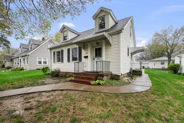 925 24th ST, Moline, IL 61265