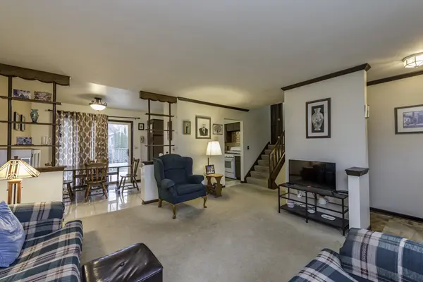547 Phillips CIR, Antioch, IL 60002