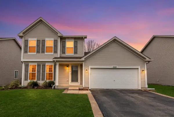 2043 Winchester TRL, Romeoville, IL 60446