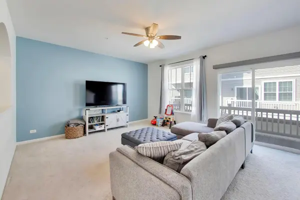 1174 Evergreen AVE, Des Plaines, IL 60016