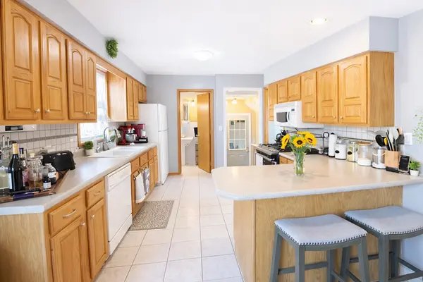 900 14TH PL, Camanche, IA 52730