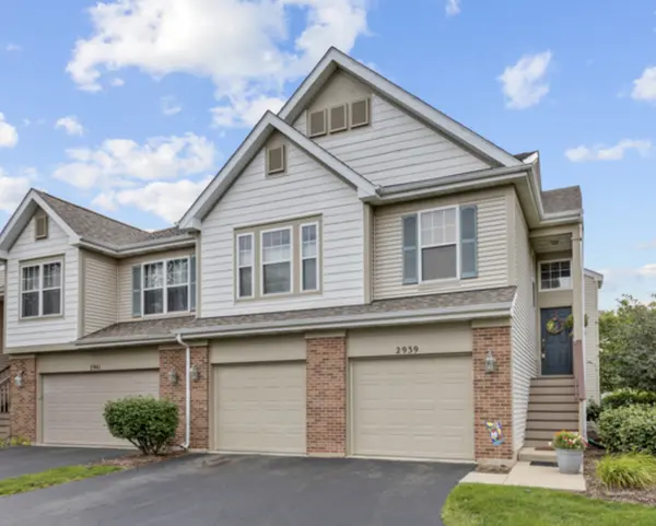 2939 SAGANASHKEE LN, Naperville, IL 60564