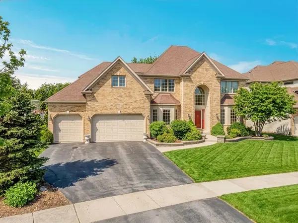 3111 Landore DR, Naperville, IL 60564