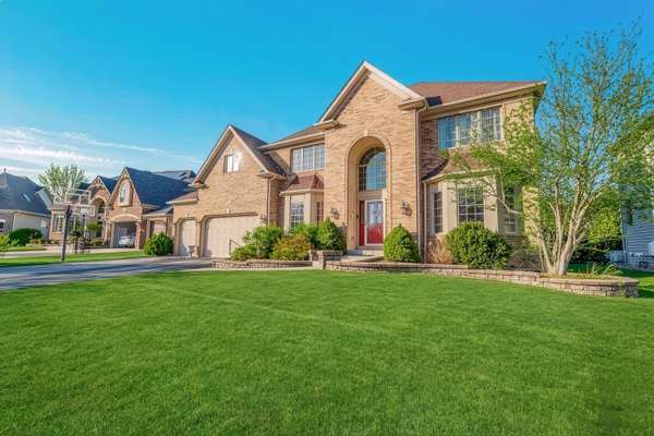 3111 Landore DR, Naperville, IL 60564