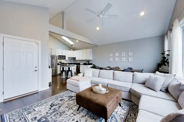 1927 W BELMONT AVE #4, Chicago, IL 60657