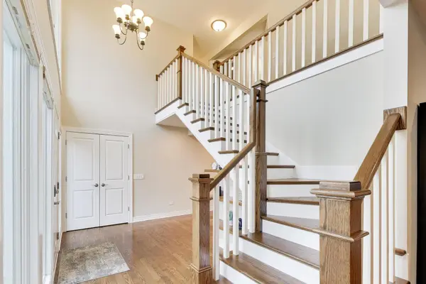 1604 Pleasant CT, Libertyville, IL 60048