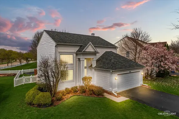 464 Topaz LN, Bartlett, IL 60103