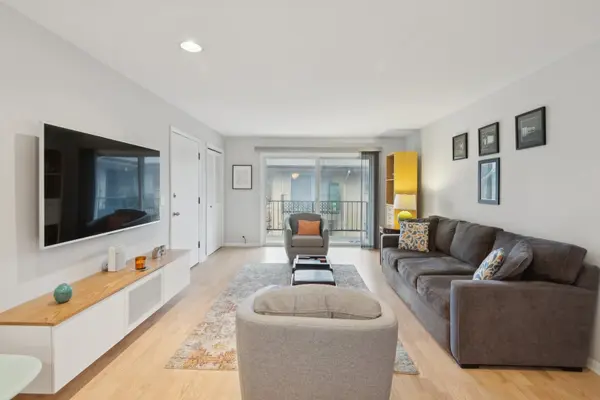 4229 N Kedvale AVE #3B, Chicago, IL 60641