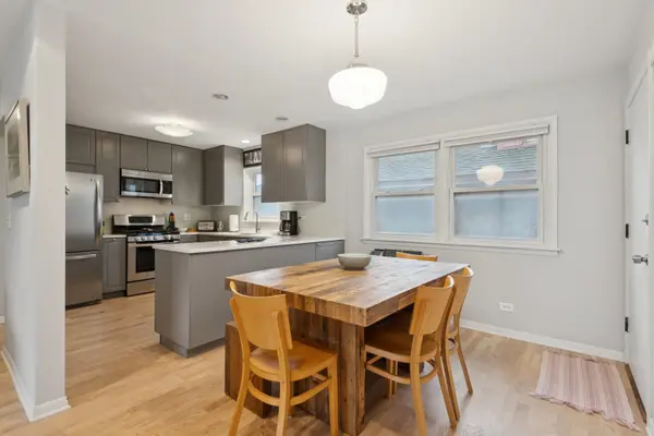 4229 N Kedvale AVE #3B, Chicago, IL 60641