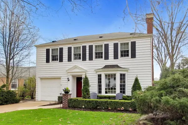 105 Lakeside PL, Highland Park, IL 60035