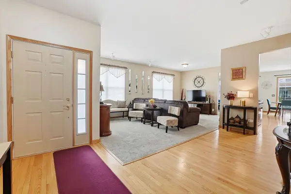 16122 Seneca Lake CIR, Crest Hill, IL 60403