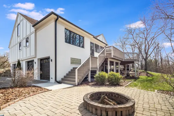 674 Plum Tree RD, Barrington Hills, IL 60010