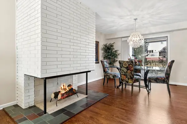 19W014 Avenue Normandy, Oak Brook, IL 60523