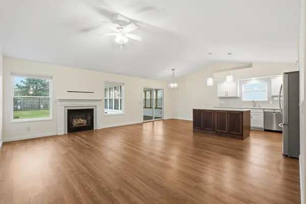 2315 E 57th ST, Davenport, IA 52807