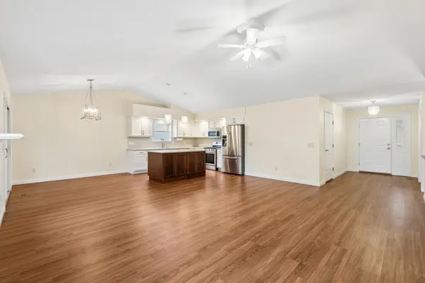 2315 E 57th ST, Davenport, IA 52807