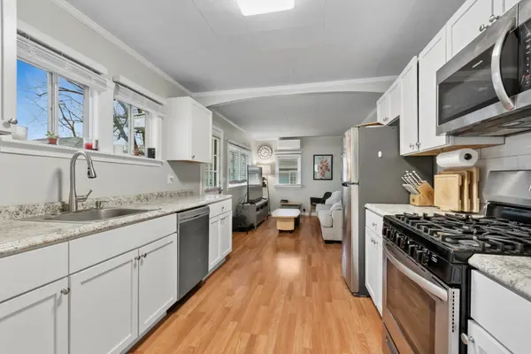 2016 Sunnyside Beach DR, Johnsburg, IL 60051