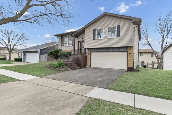 1450 Brookside DR, Hoffman Estates, IL 60169