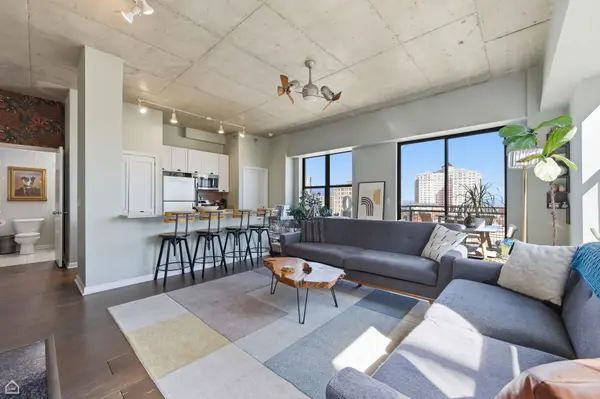 1122 W Catalpa AVE #907, Chicago, IL 60640