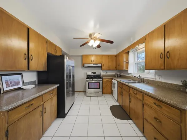 3718 Hillcrest PL, Johnsburg, IL 60051