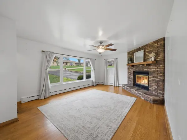 3718 Hillcrest PL, Johnsburg, IL 60051
