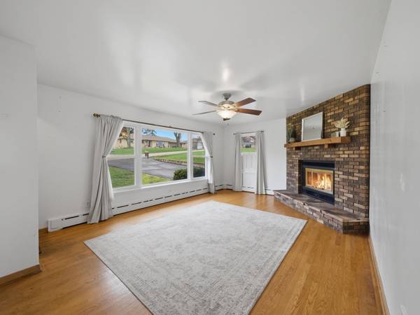 3718 Hillcrest PL, Johnsburg, IL 60051