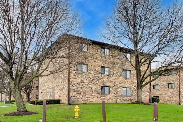 324 Klein Creek CT #A, Carol Stream, IL 60188
