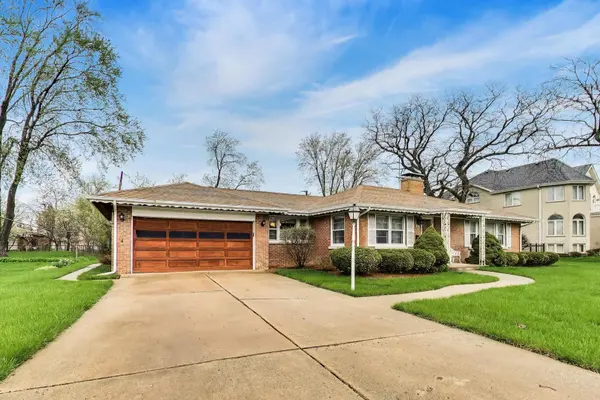 8012 Davis ST, Niles, IL 60714