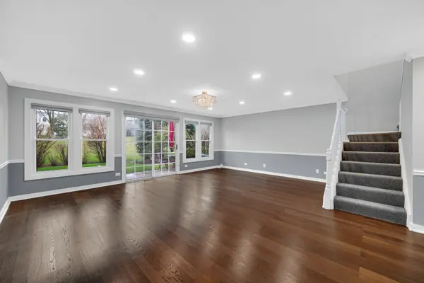 1803 Vermont DR, Elk Grove Village, IL 60007