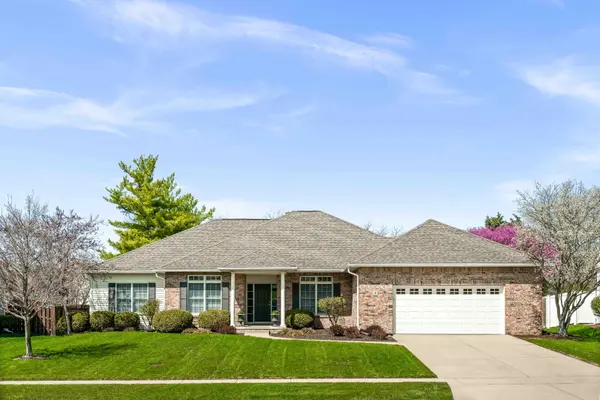 8 Sable Oaks CT, Bloomington, IL 61704