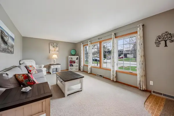 1618 Pine TRL, Sycamore, IL 60178
