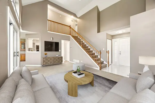5 Longview CT, South Elgin, IL 60177